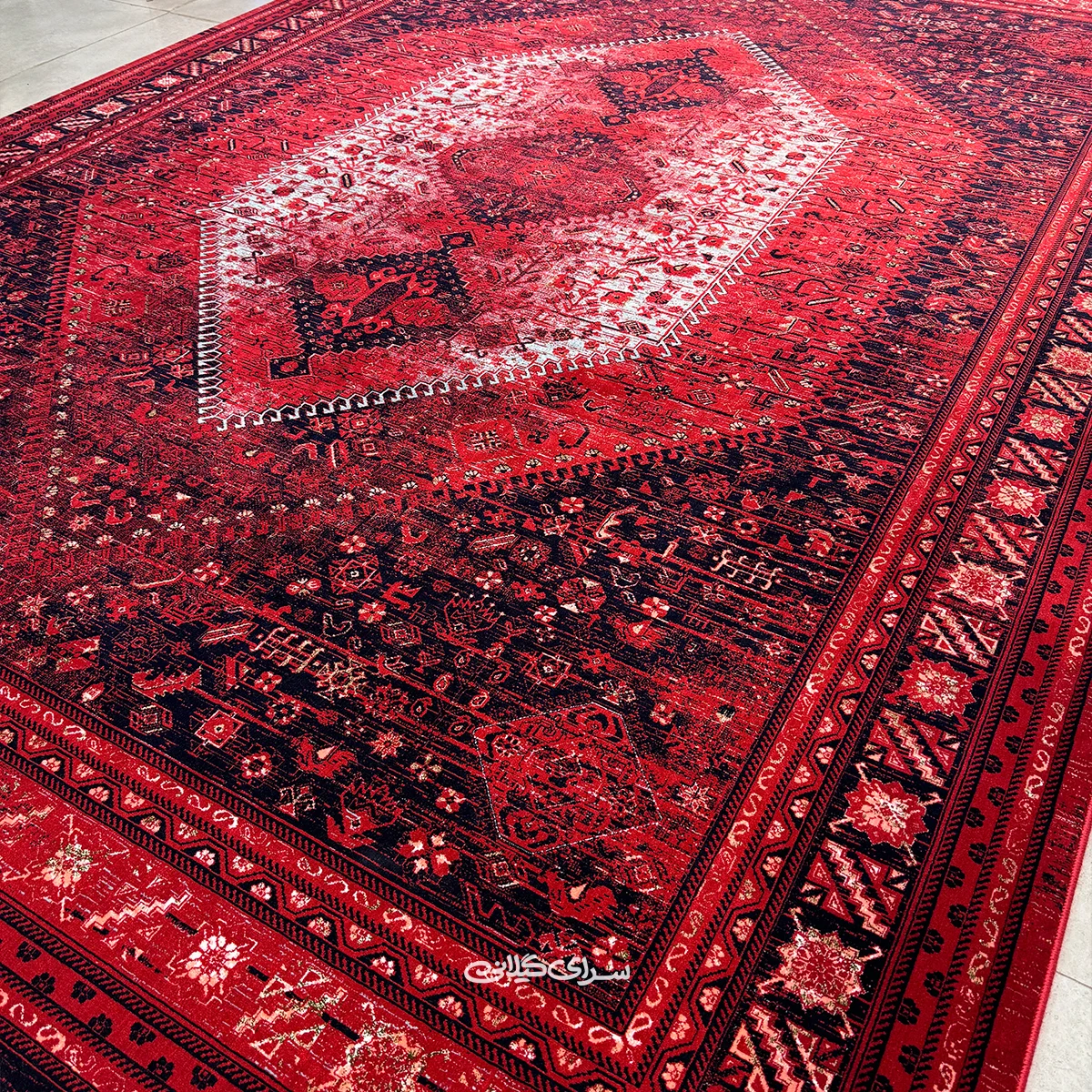 فرش ماشینی فرح قرمز لاکی ارمانی 1200 شانه تراکم 3600 کد 100136