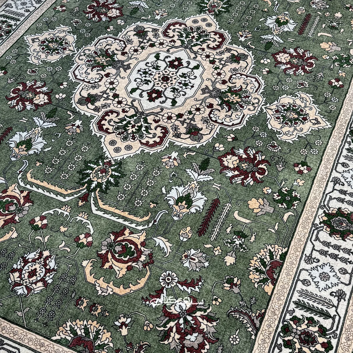 فرش ماشینی ابریشم بوم کرم سبز 1200 شانه تراکم 3600 کد 100208