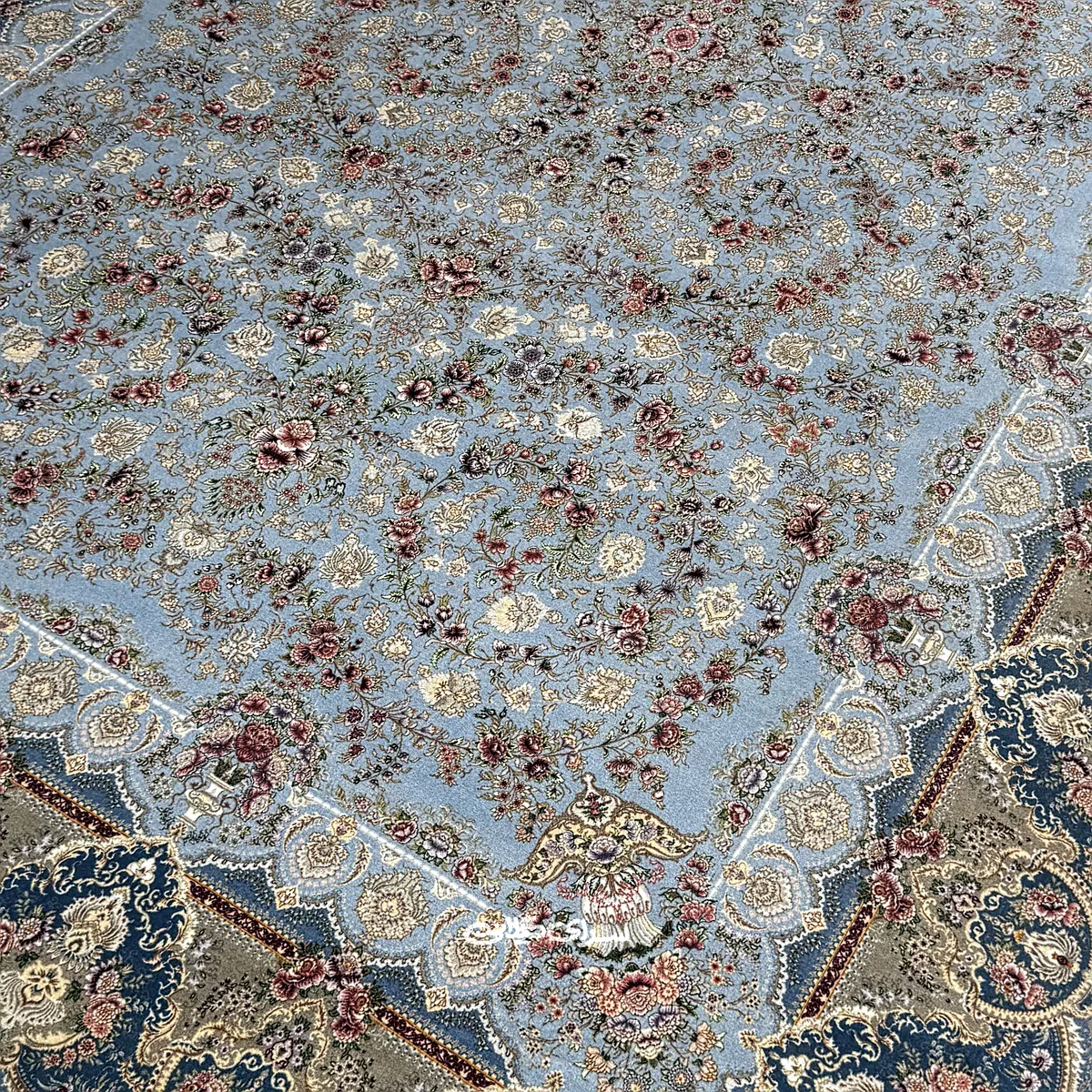 فرش ماشینی کلکسیون اصیل آبی افشان محتشم 1200 شانه تراکم 3000 کد 100410